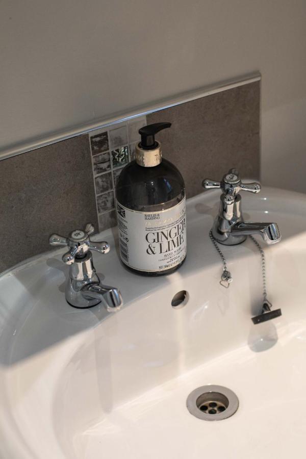 Refurbished Home, 8 Mins To Cc Belfast Eksteriør bilde